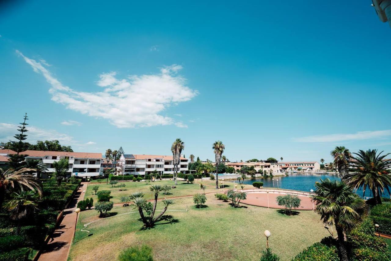 Casa Vacanze Lux By White Aparthotel I Casoni Exterior photo
